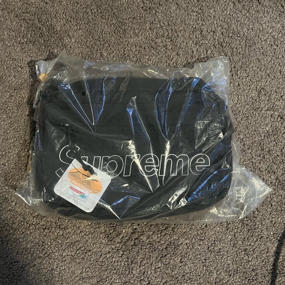 Supreme Black Shoulder Bag FW18